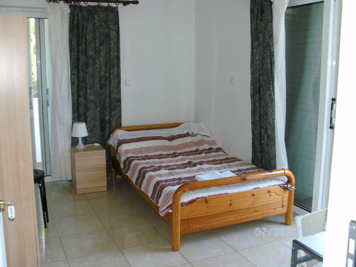 Nina Rooms Артемида Екстериор снимка